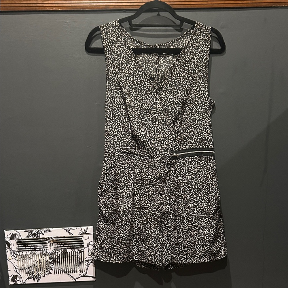Bar IIIBlack and beige Women's Romper